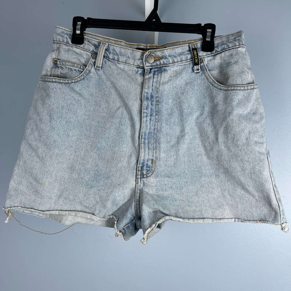 Vintage 90s high waisted Sasson jean shorts *please read**